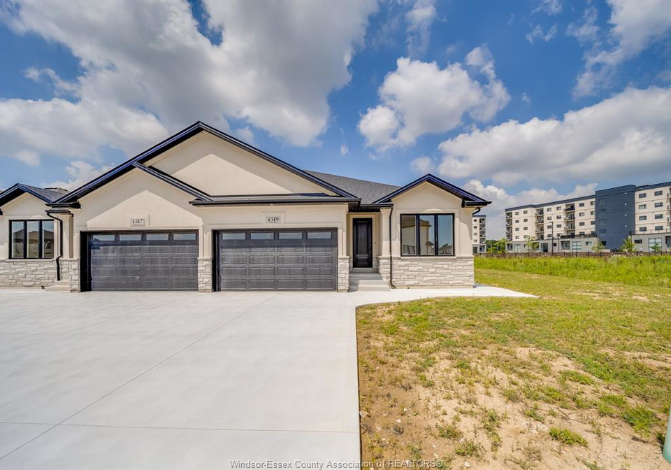 4519-valerio-crois-lasalle-ontario-26016456