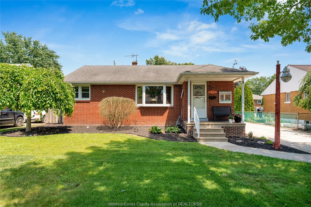 2820-askin-avenue-windsor-ontario-26016460