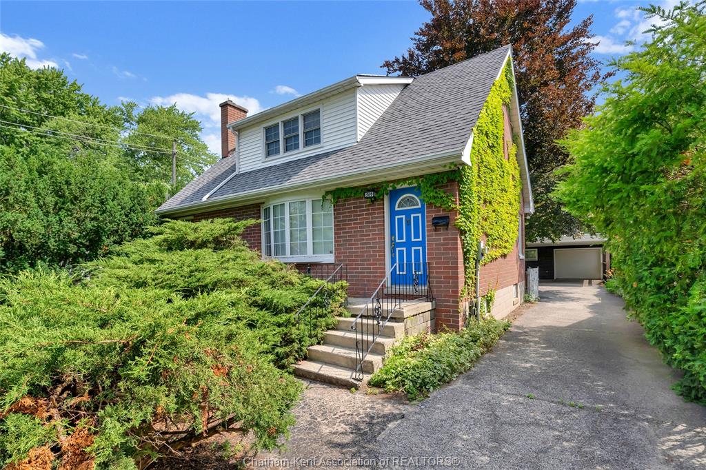 569-victoria-avenue-chatham-ontario-26016463
