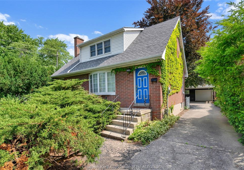 569-victoria-avenue-chatham-ontario-26016463