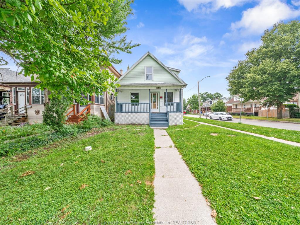 1096-hall-windsor-ontario-26016479