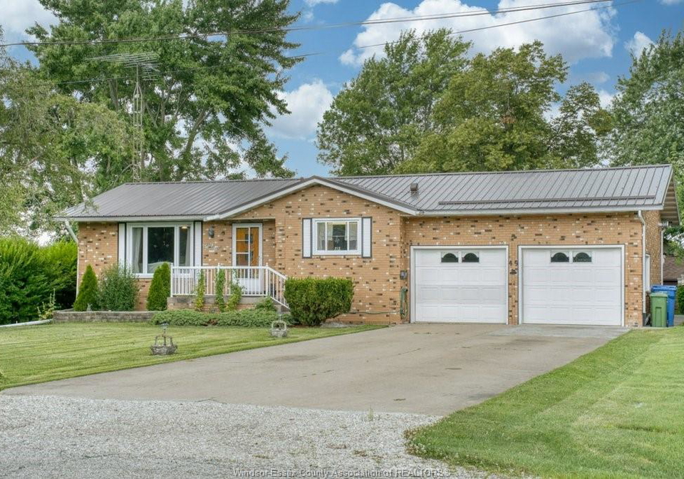 49-lapointe-lakeshore-ontario-26016488
