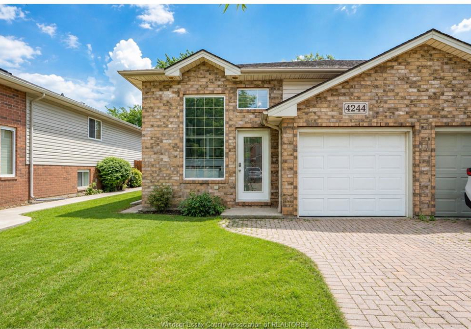 4244-old-west-windsor-ontario-26016498