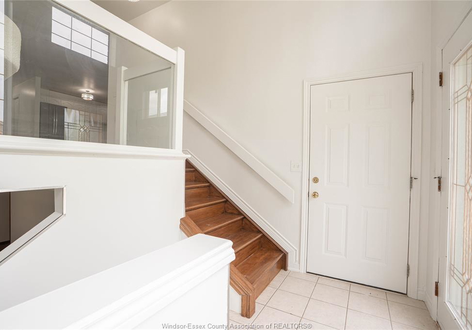 4244-old-west-windsor-ontario-26016498