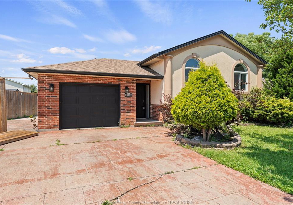 1320-hansen-crescent-windsor-ontario-26016505