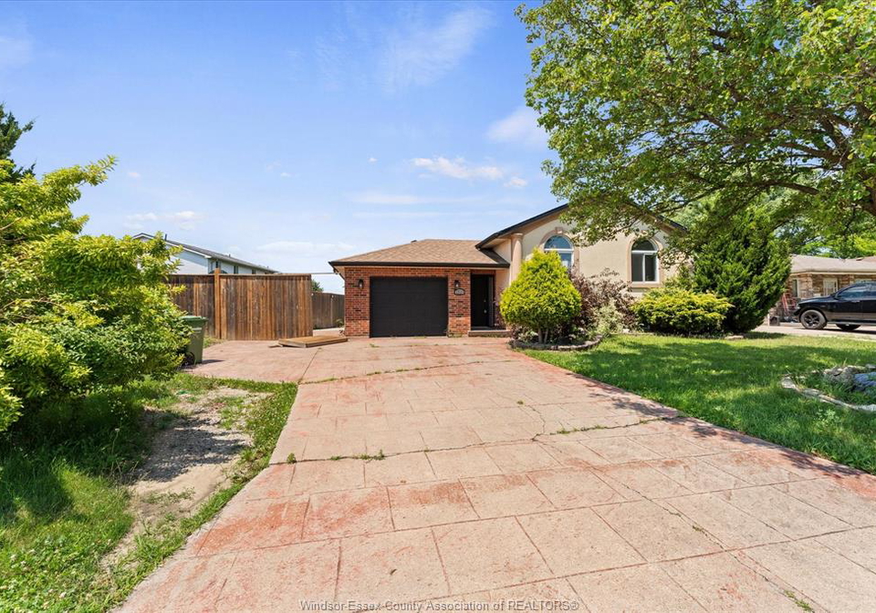 1320-hansen-crescent-windsor-ontario-26016505