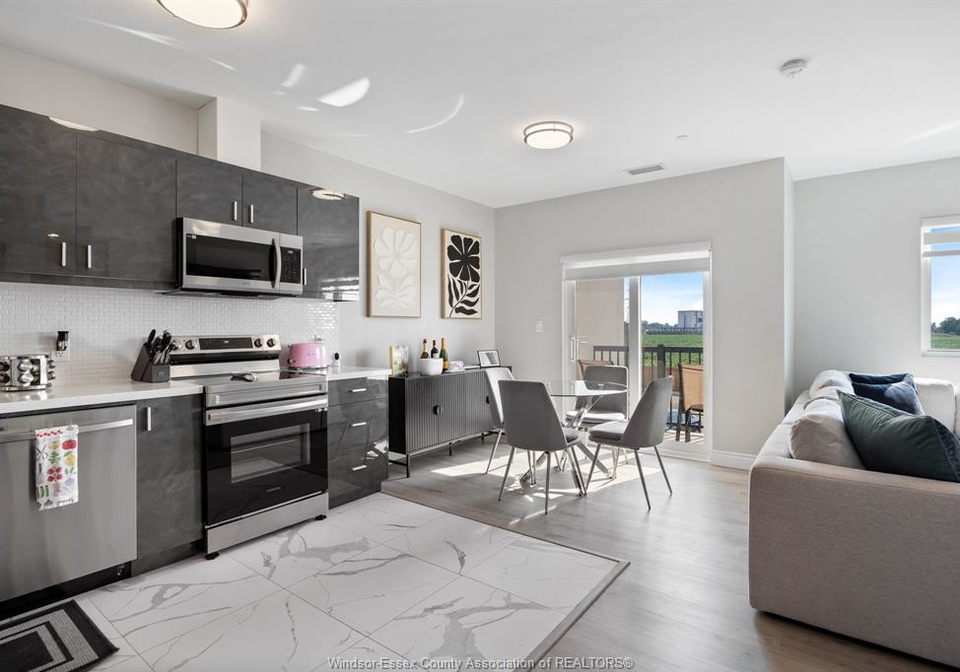 1900-6th-concession-lasalle-ontario-26016510