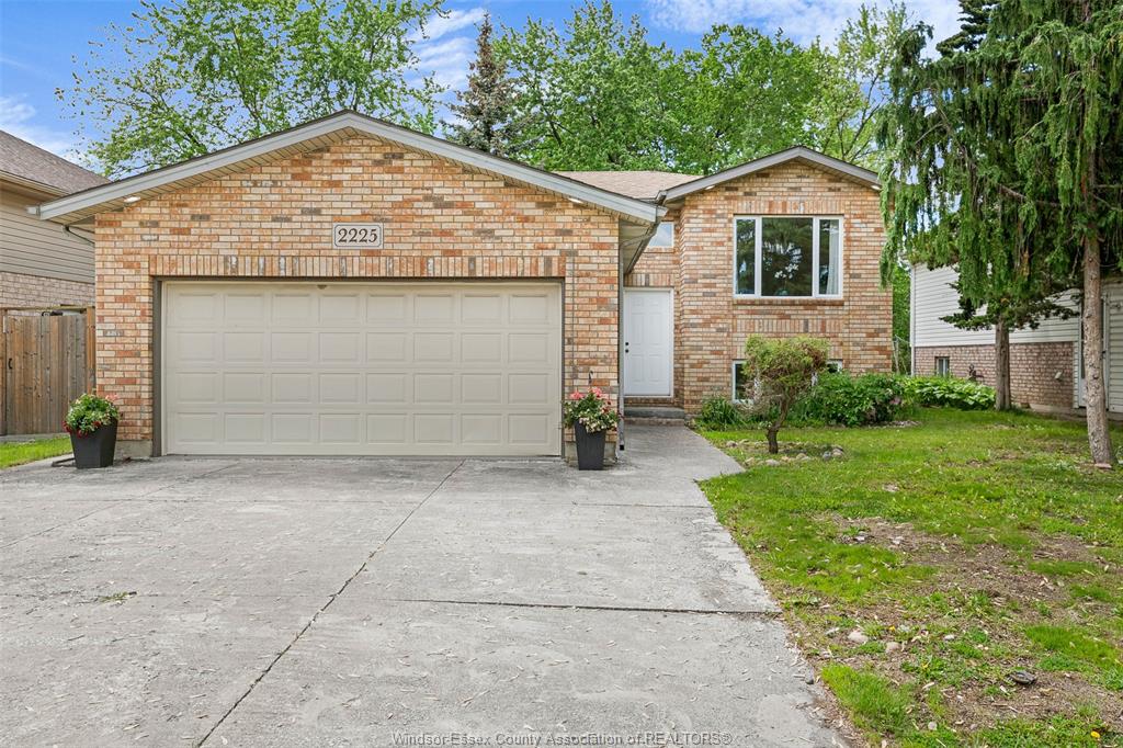 2225-longfellow-avenue-windsor-ontario-26016534