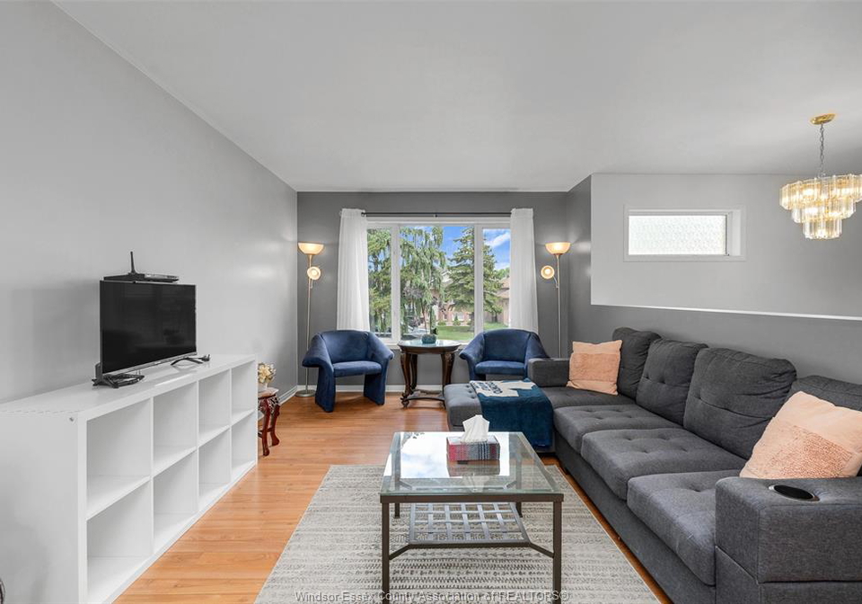 2225-longfellow-avenue-windsor-ontario-26016534