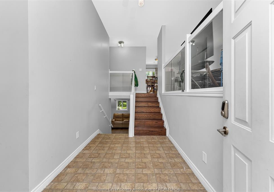 2156-dominion-boulevard-windsor-ontario-26016535