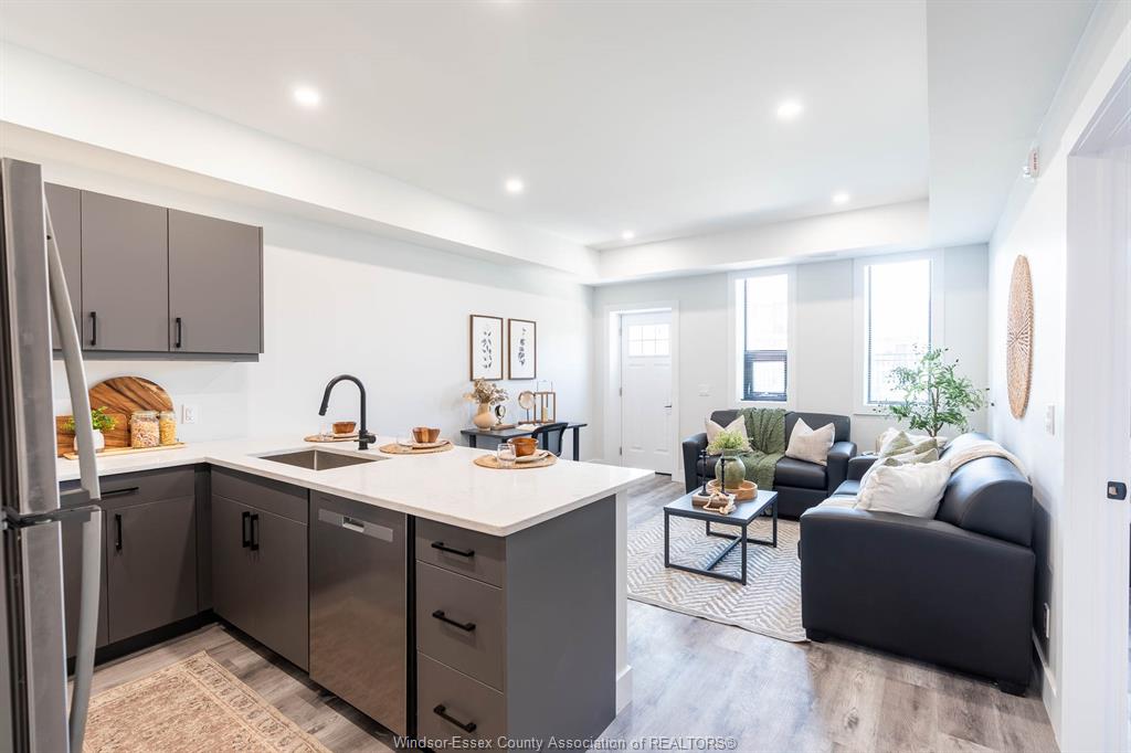 930-marion-windsor-ontario-26016538
