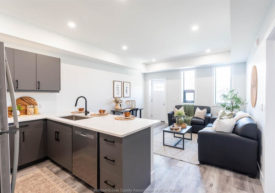 930-marion-windsor-ontario-26016538