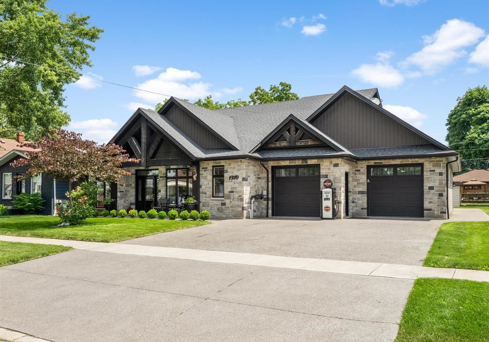 1310-poisson-street-tecumseh-ontario-26016546