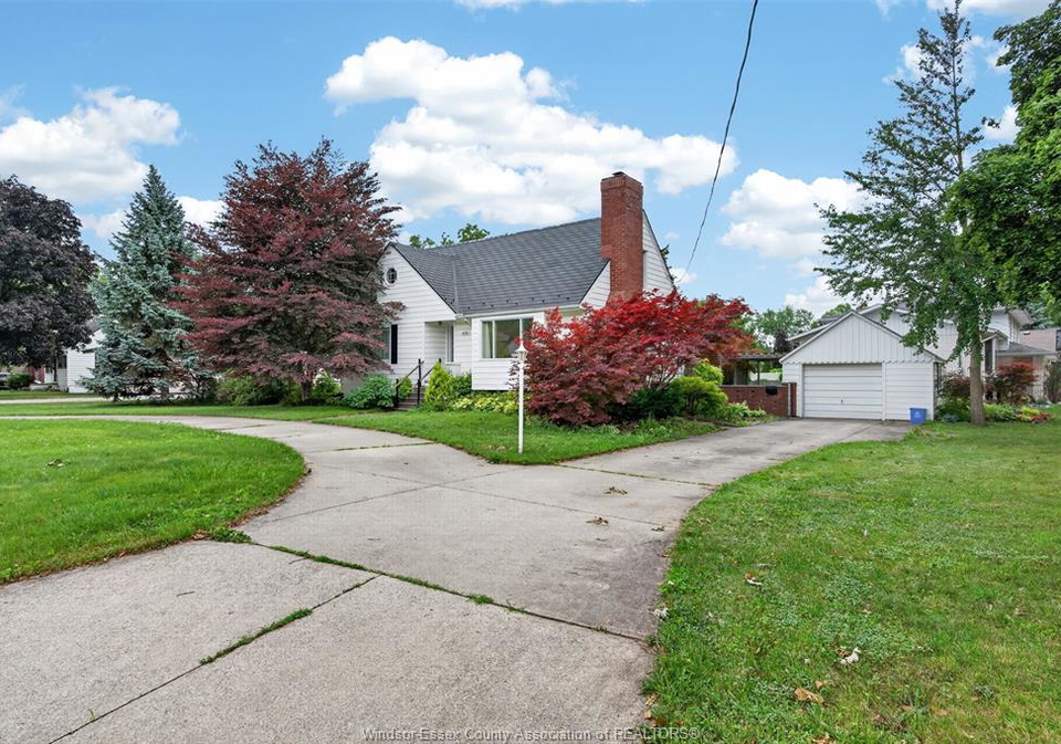 4171-roseland-drive-w-windsor-ontario-26016586