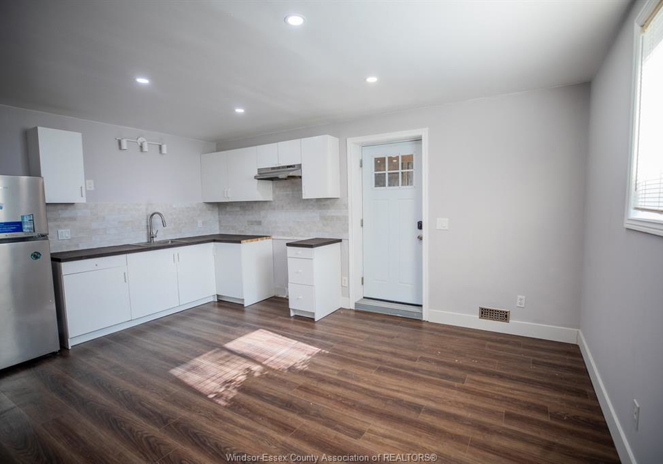 569-cabana-windsor-ontario-26016587