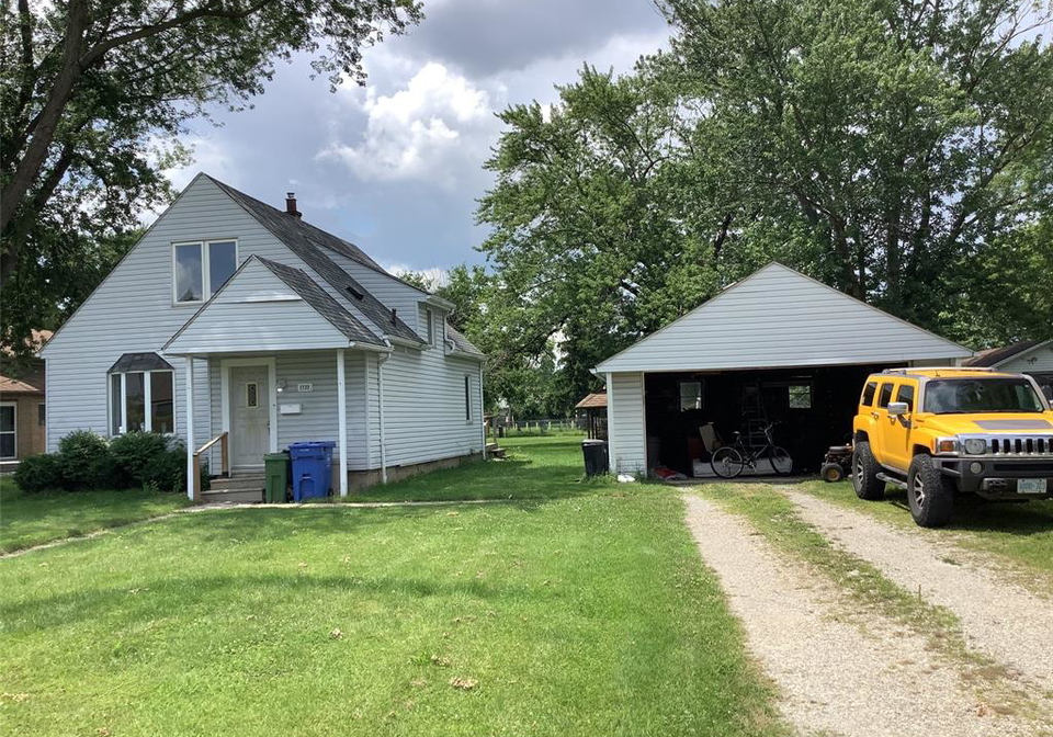 1733-balfour-windsor-ontario-26016588