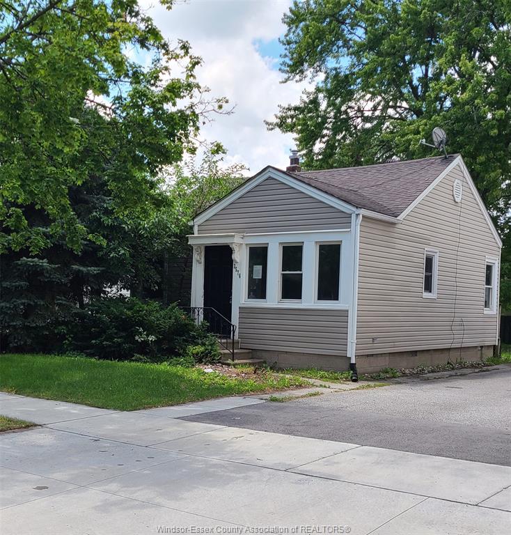 3576-barrymore-lane-windsor-ontario-26016612