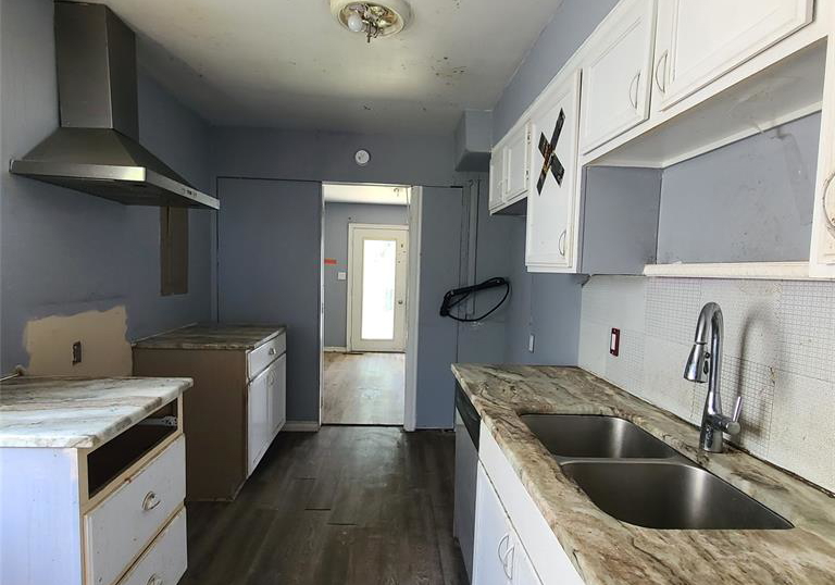 3576-barrymore-lane-windsor-ontario-26016612
