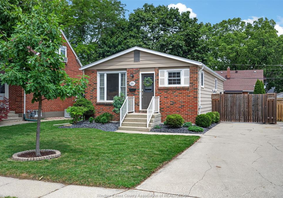1084-prado-place-windsor-ontario-26016618