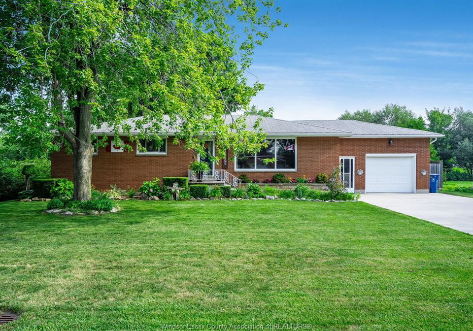 166-kael-crescent-harrow-ontario-26016621