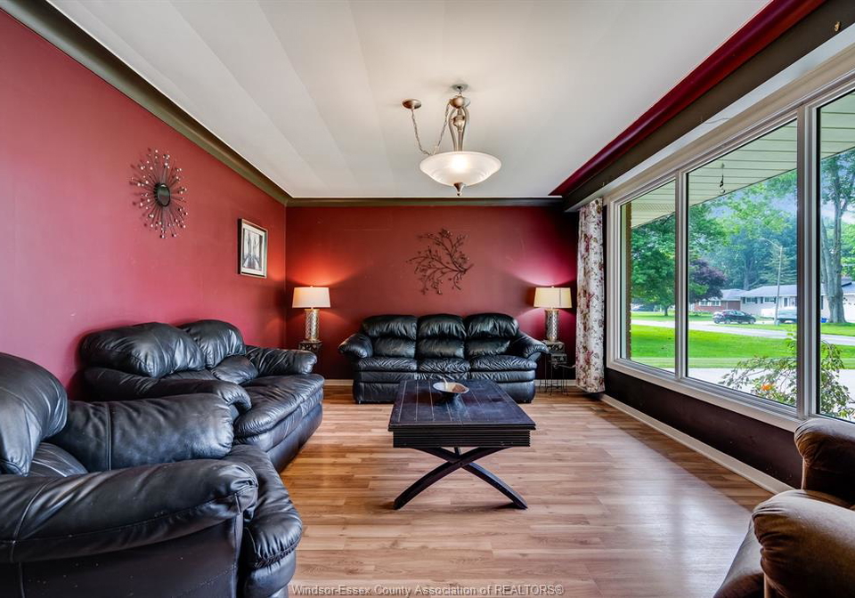 166-kael-crescent-harrow-ontario-26016621