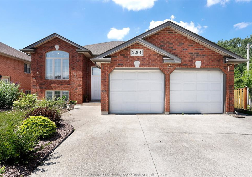 2201-rankin-windsor-ontario-26016622