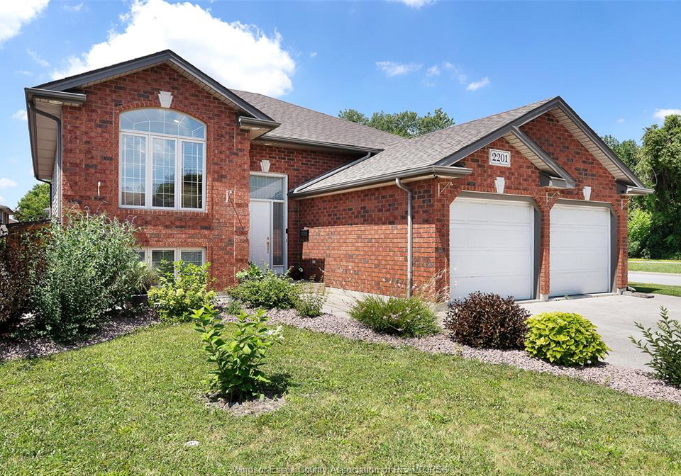 2201-rankin-windsor-ontario-26016622