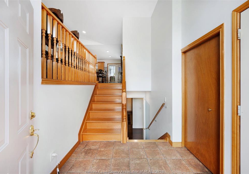 2201-rankin-windsor-ontario-26016622