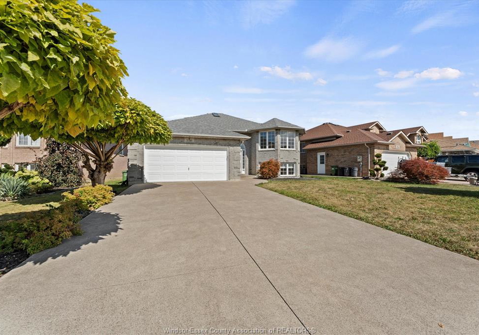 3316-kenilworth-windsor-ontario-26016634