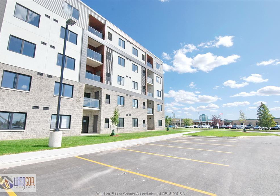 2550-sandwich-west-parkway-lasalle-ontario-26016650