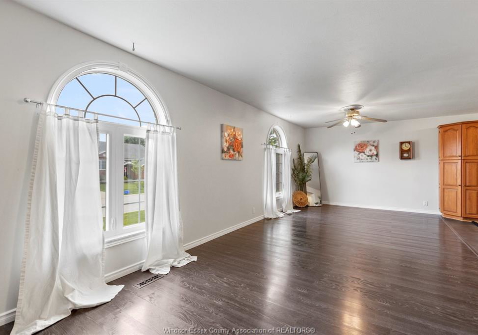 23-helen-street-tilbury-ontario-26016663