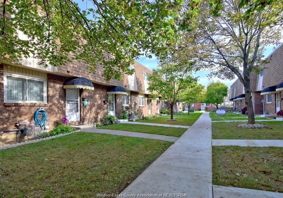 5468-lassaline-avenue-windsor-ontario-26016673
