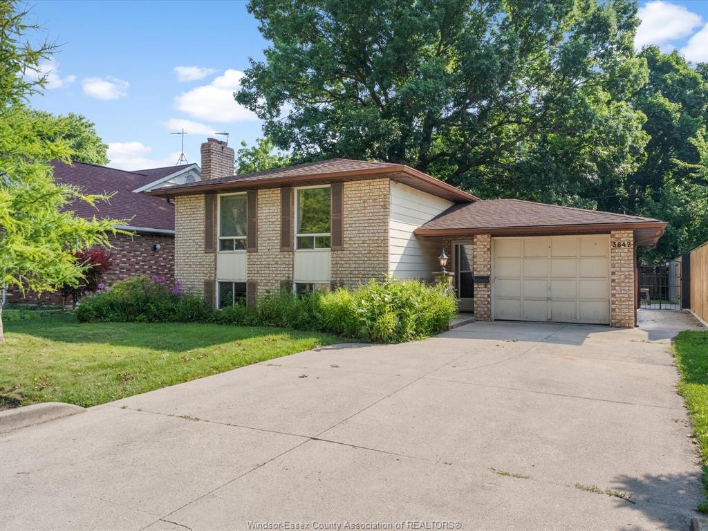 3842-bliss-windsor-ontario-26016676
