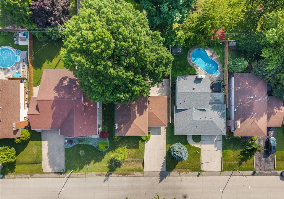 3842-bliss-windsor-ontario-26016676