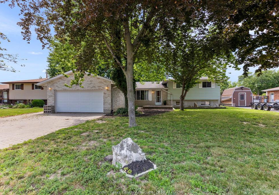 371-oak-street-lakeshore-ontario-26016683