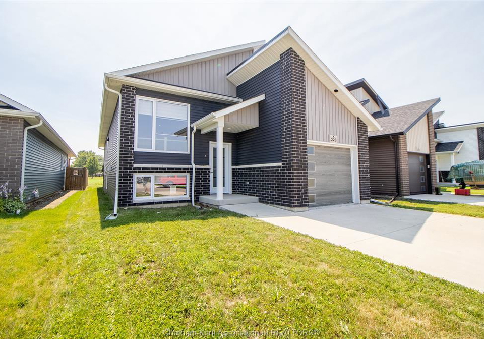 223-manning-drive-chatham-ontario-26016710