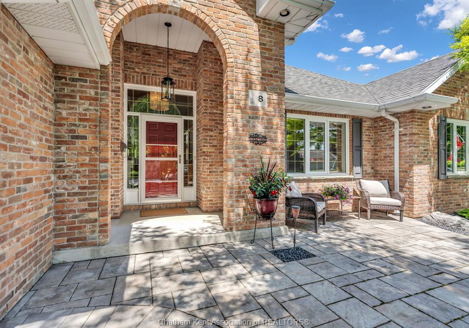 8-christina-place-chatham-ontario-26016720