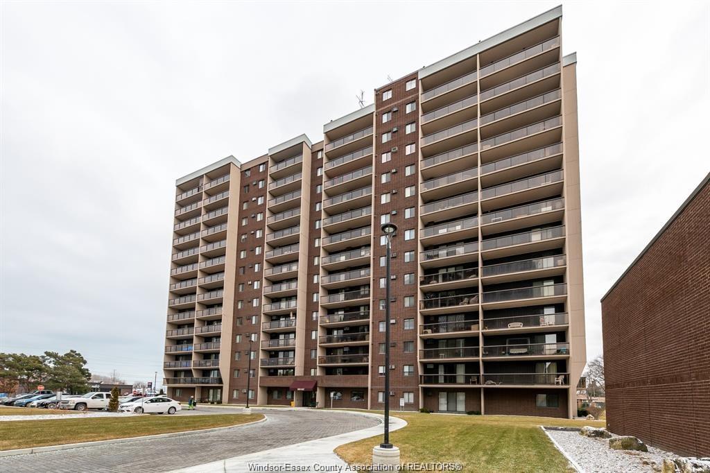 9099-riverside-drive-east-windsor-ontario-26016721