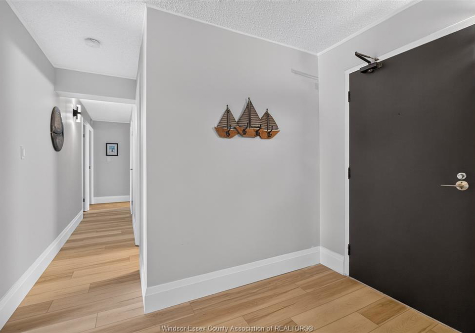 9099-riverside-drive-east-windsor-ontario-26016721