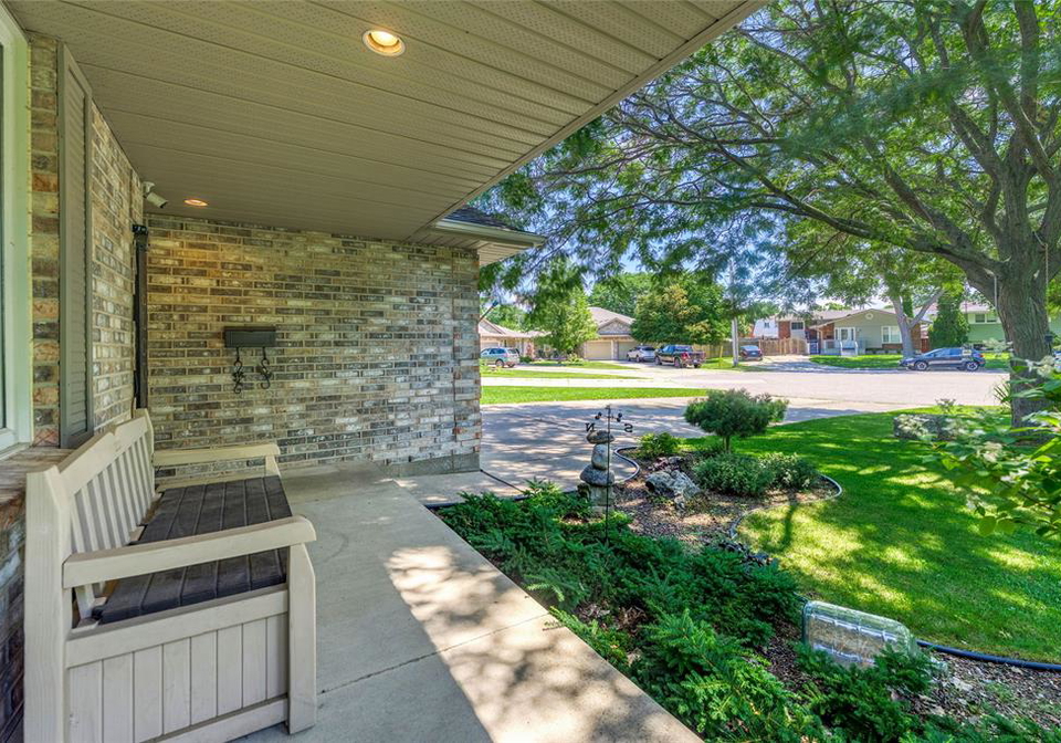 930-assiniboine-crescent-sarnia-ontario-26016723