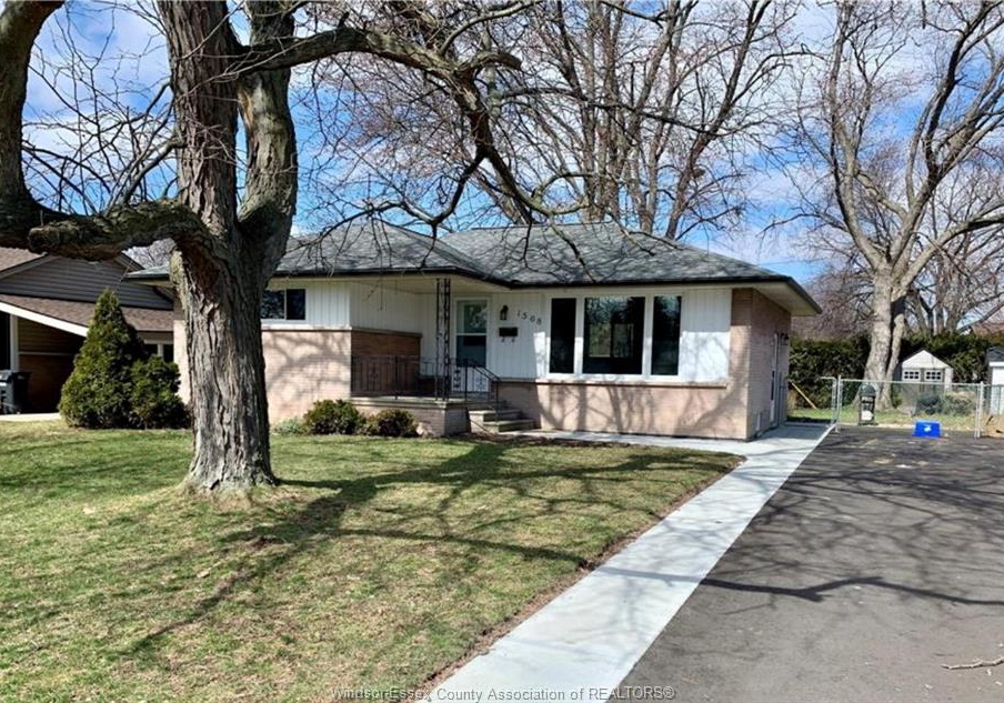 1568-villa-maria-boulevard-north-windsor-ontario-26016729