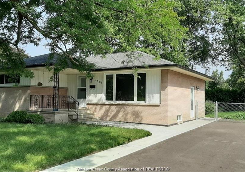 1568-villa-maria-boulevard-north-windsor-ontario-26016729