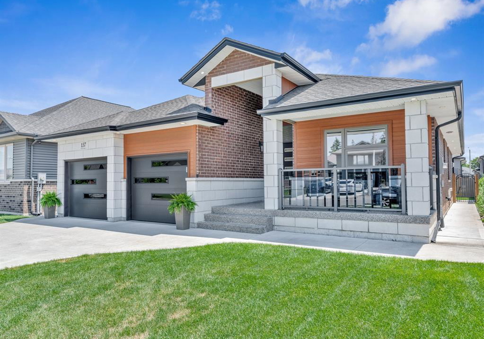 157-townsview-essex-ontario-26016730