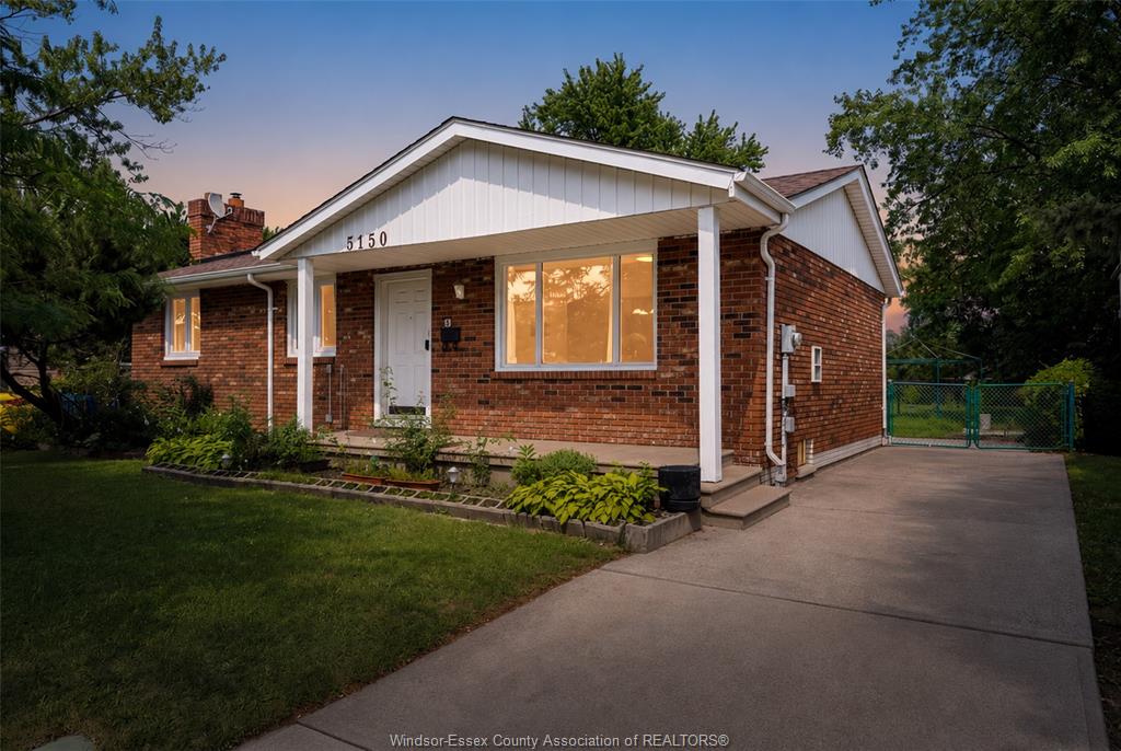 3150-forest-glade-windsor-ontario-26016734