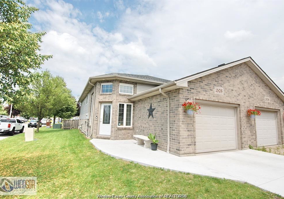1526-highnoon-drive-windsor-ontario-26016737
