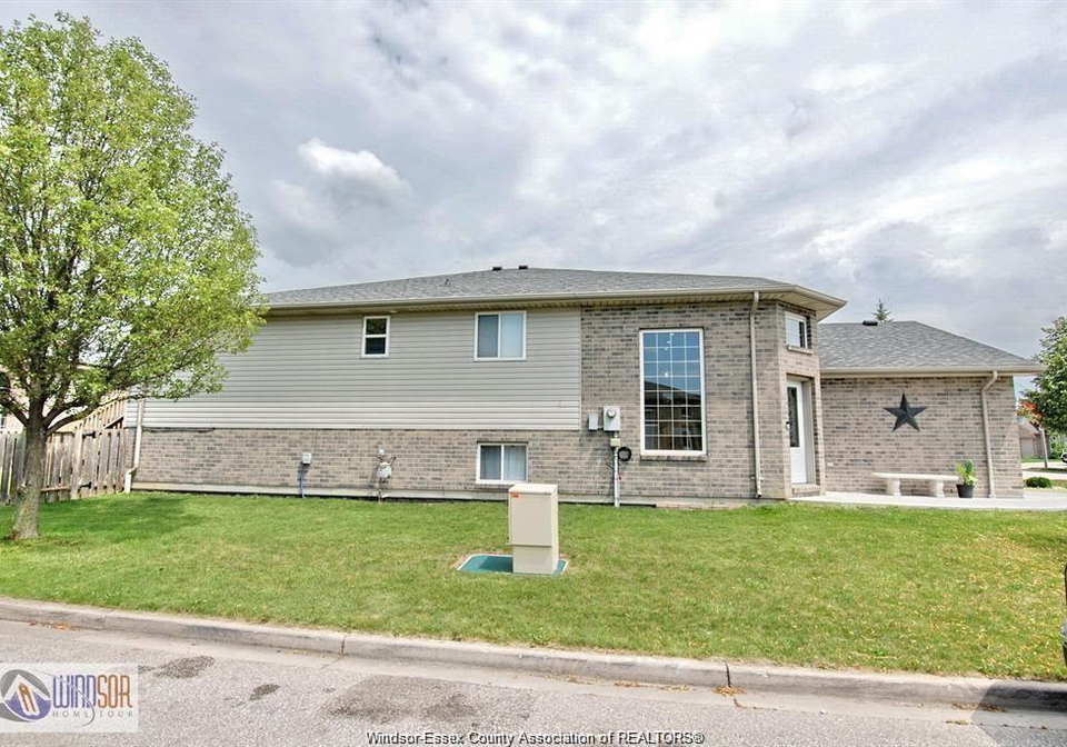 1526-highnoon-drive-windsor-ontario-26016737