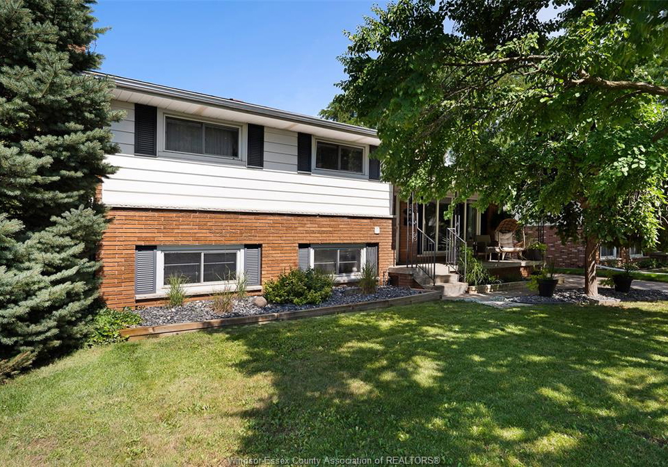 1170-garden-court-drive-windsor-ontario-26016740
