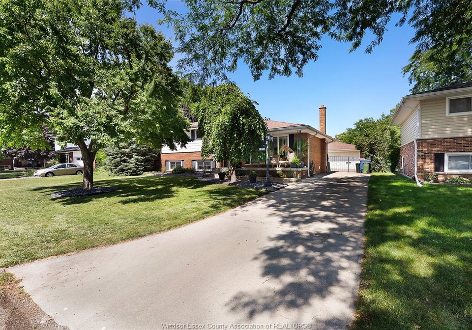 1170-garden-court-drive-windsor-ontario-26016740