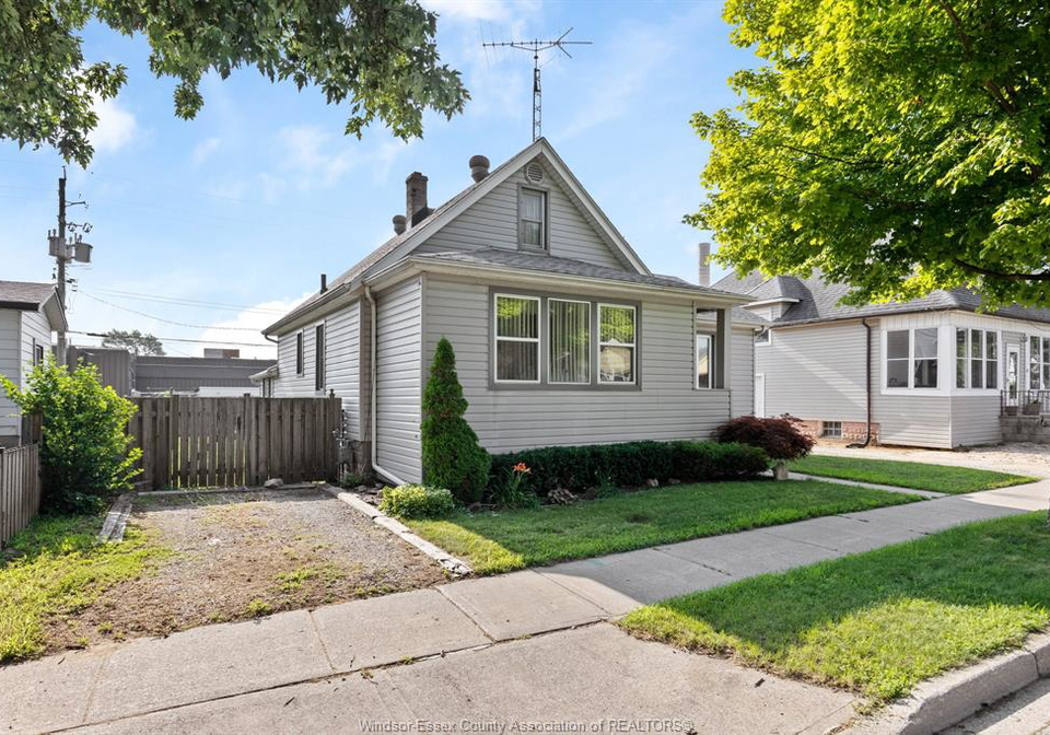 28-white-street-leamington-ontario-26016746