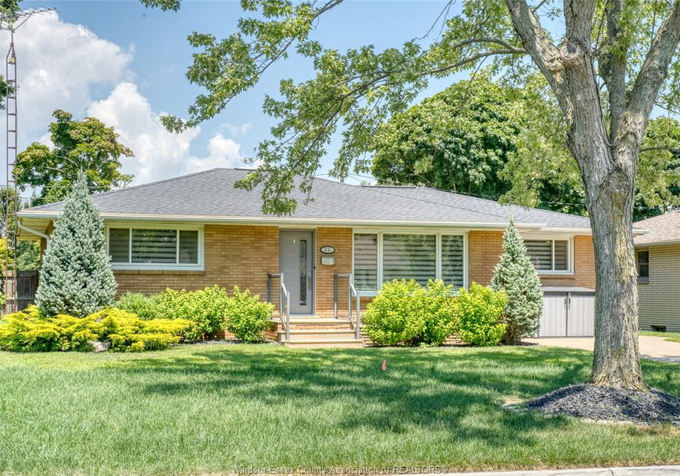 11-margaret-leamington-ontario-26016749